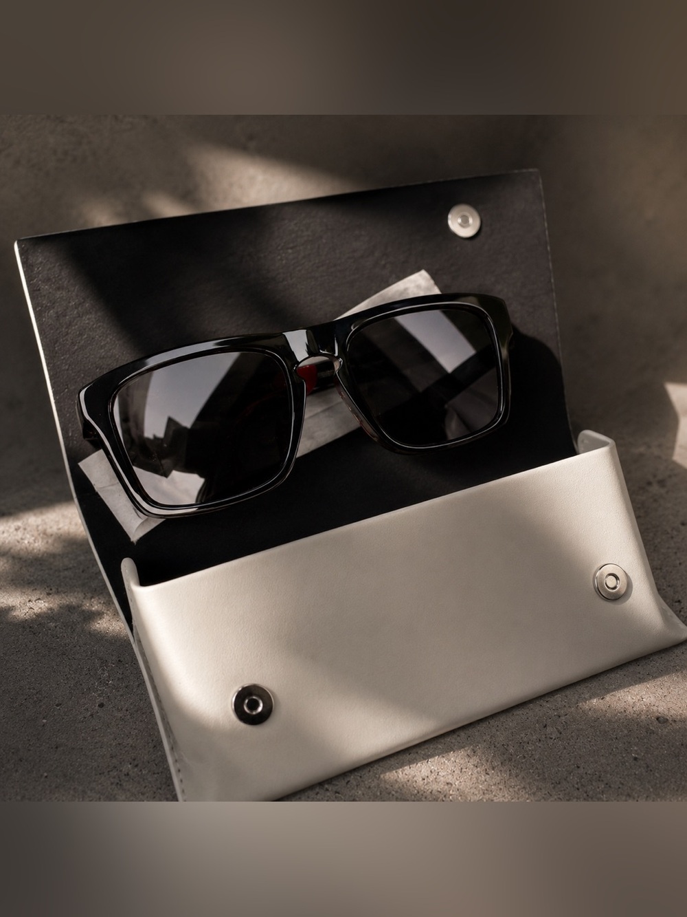 Burberry Black Rectangle Unisex Designer Sunglasses 57 Italy - Picture 7 of 17